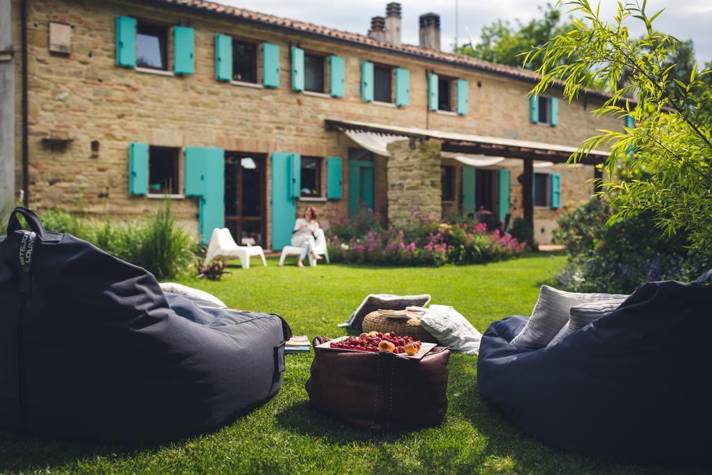 B&B I Fiori Della Cava 佩萨罗 外观 照片